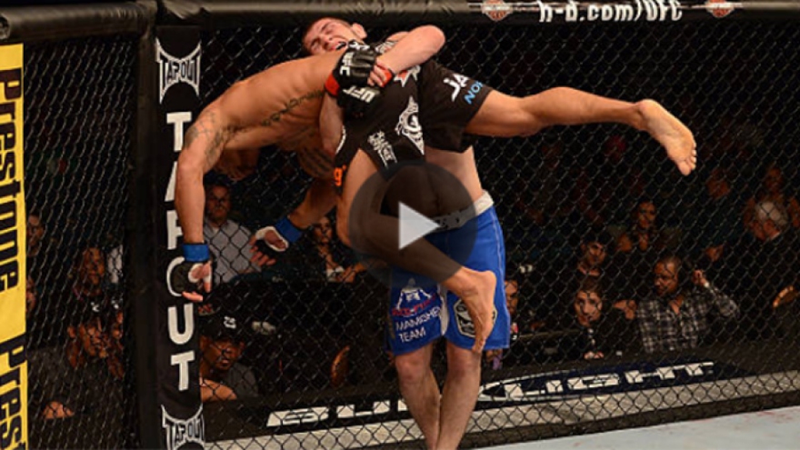 VIDEO: Võ sĩ quật ngã đối phương tới 21 lần trong một trận đấu UFC